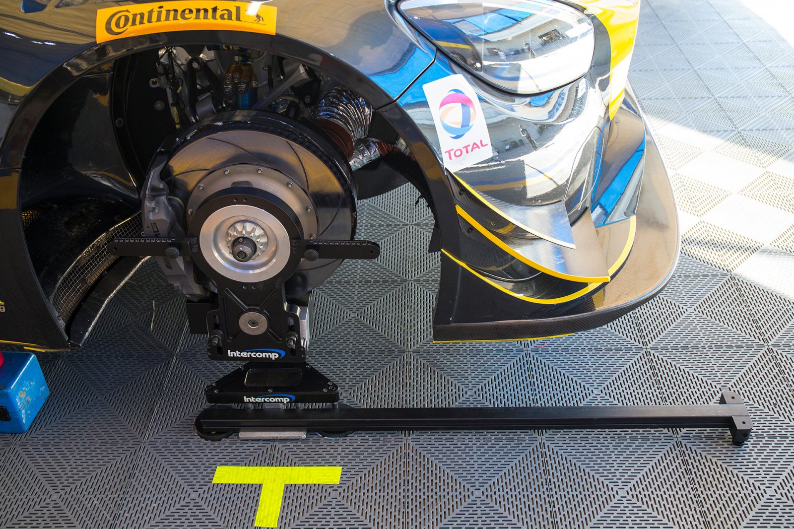  Intercomp Precision Hub Scale Removes Need for Setup Wheels and Tires