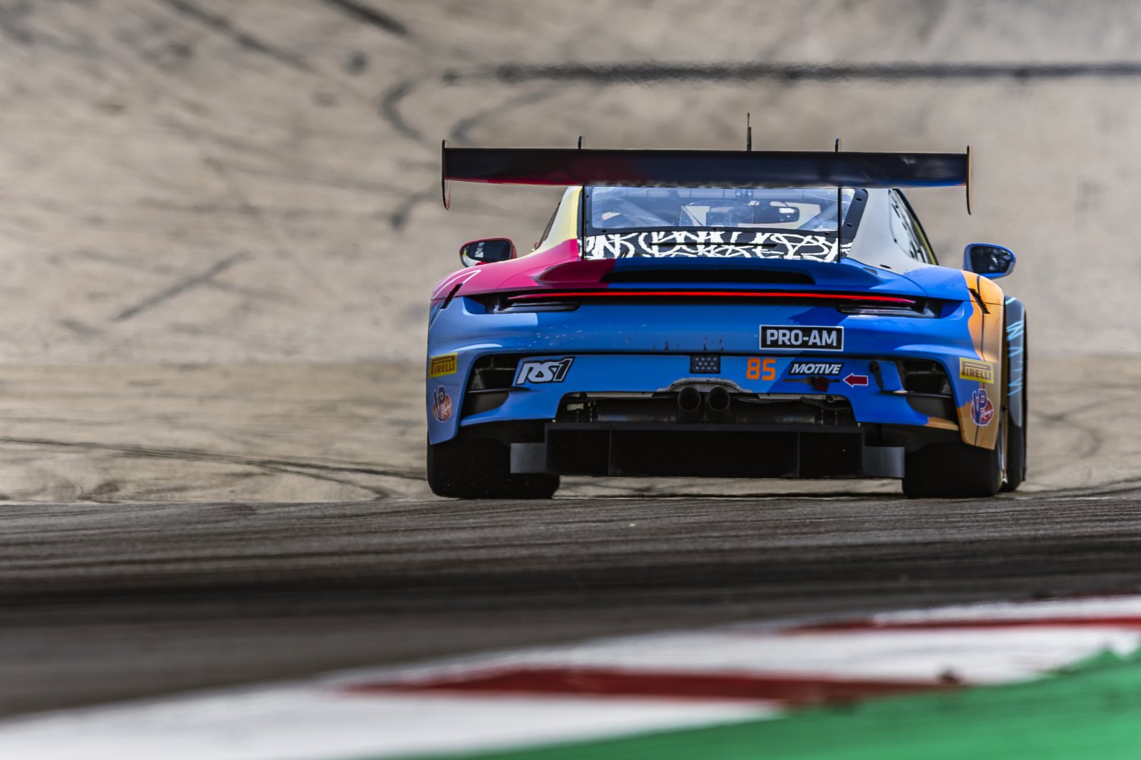 Porsche seizes narrow advantage in global Fanatec GT World Challenge Powered by AWS standings